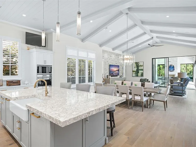 10331 Los Feliz Dr — Photo 20
