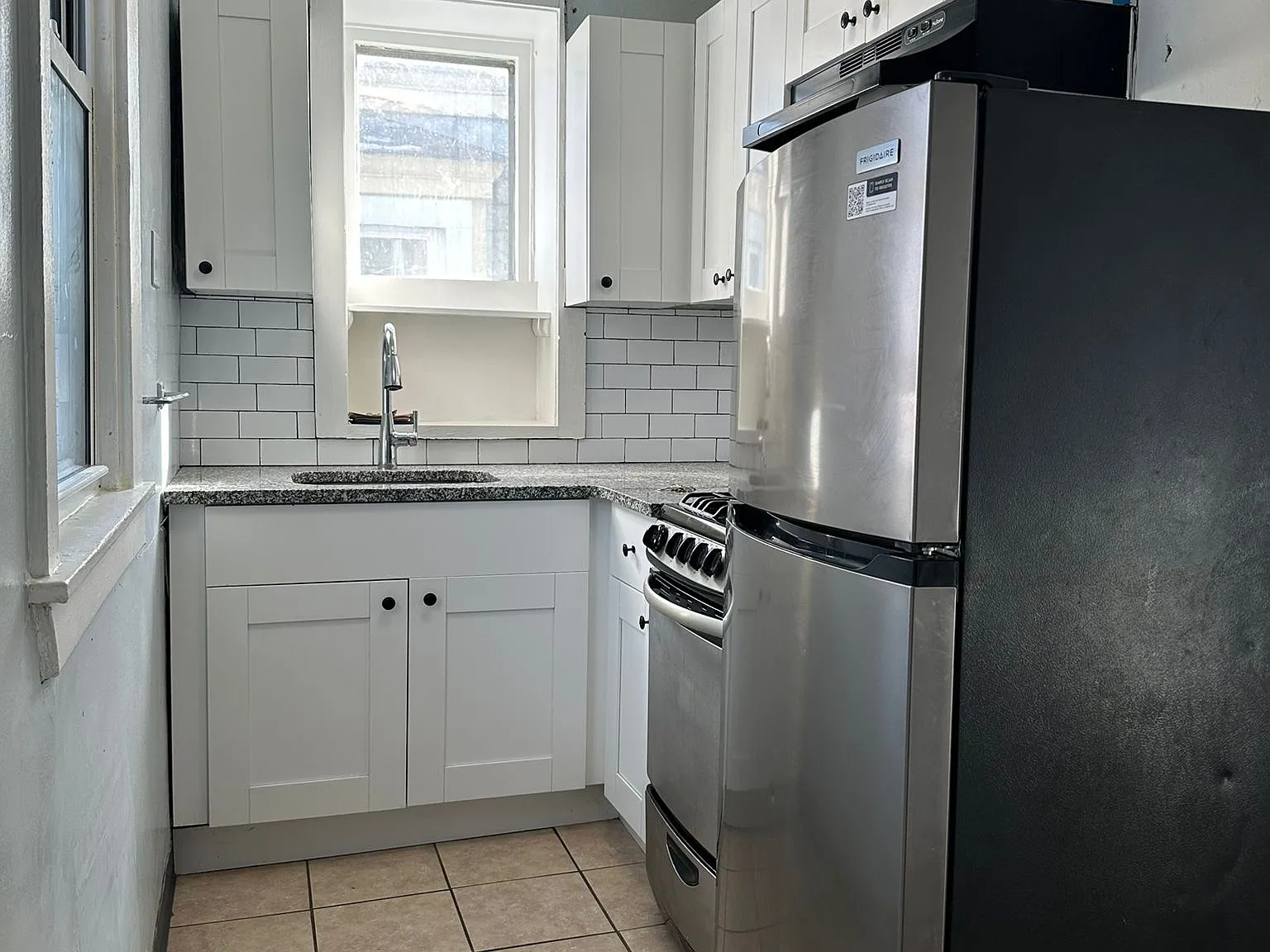 405 W 21st St — Photo 2