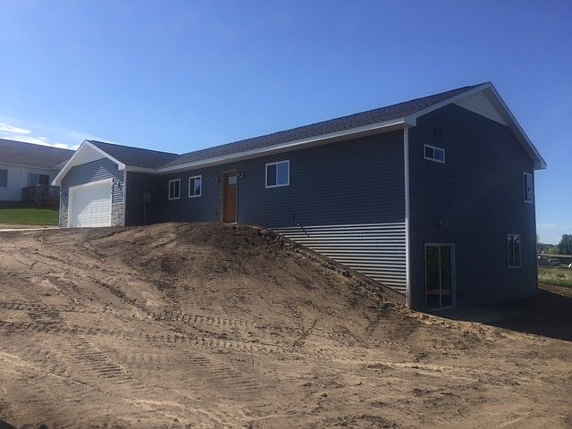 2nd image of 870 Red Oak Way