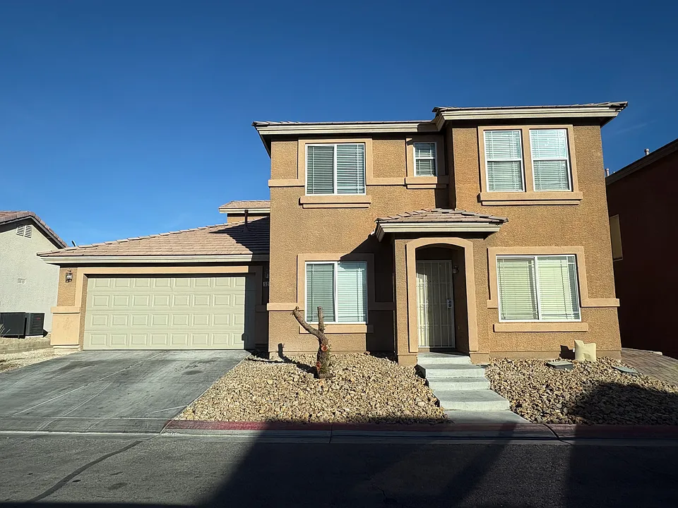 5216 El Prado Heights St