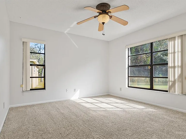 10206 Lakeview Dr — Photo 29