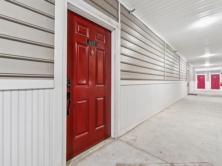 2700 Pine Tree Rd NE #1115 — Photo 4