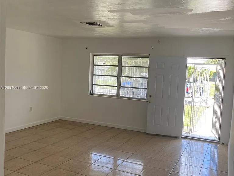 14315 NW 12th Ave — Photo 12