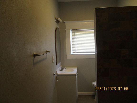 3rd image of 611 2nd St N APT 1