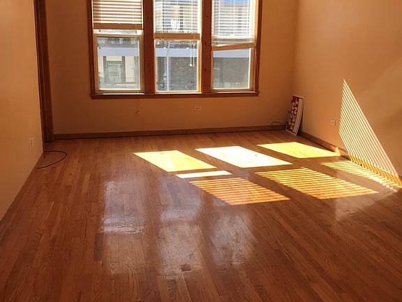 2nd image of 2856 W Lyndale St #2