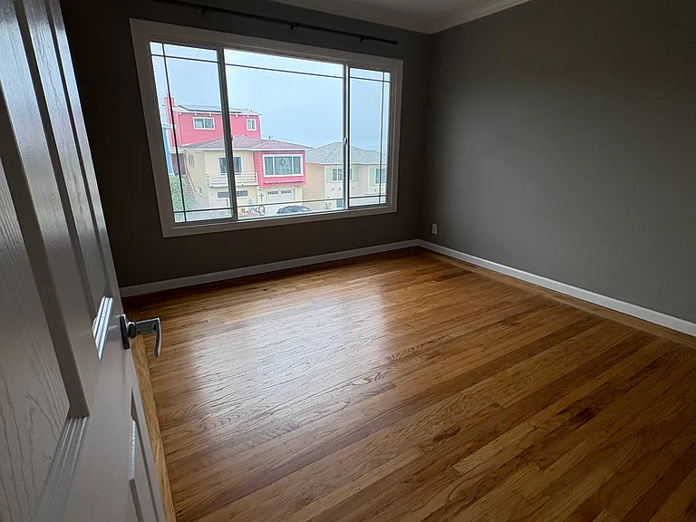 35 Crestview Ave — Photo 5