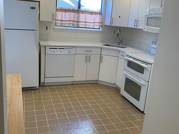 3rd image of 1790 Front St APT 14