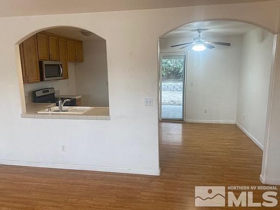 4th image of 271 Wildwood St