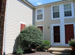 706 Sugar Glen Dr, Saint Peters, MO