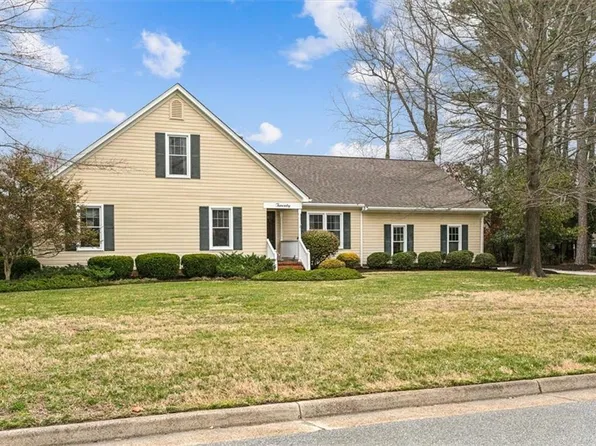 20 Valmoore Dr, Poquoson, VA 23662
