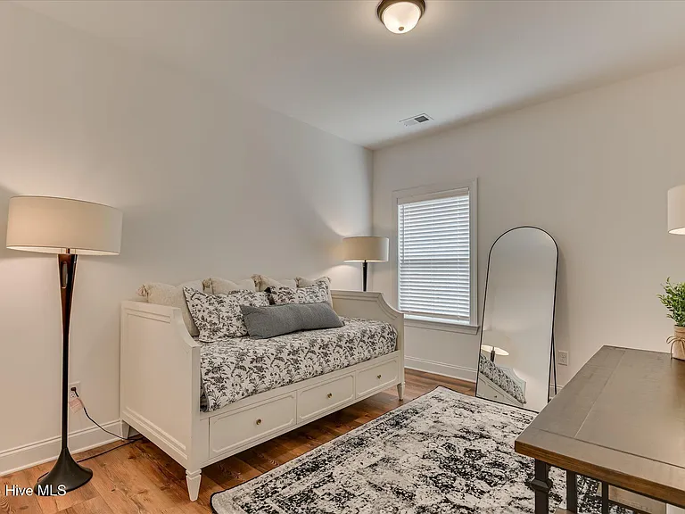 2049 Warbler Dr — Photo 34