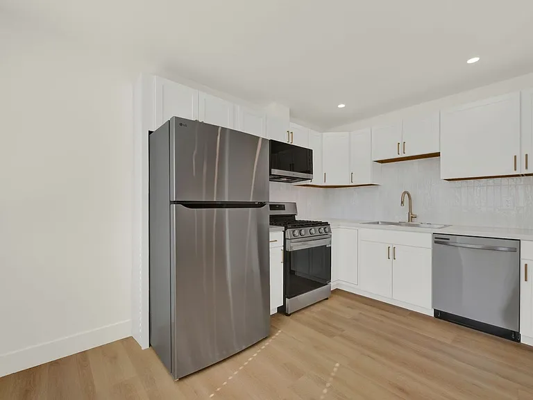 610 Military E — Photo 6