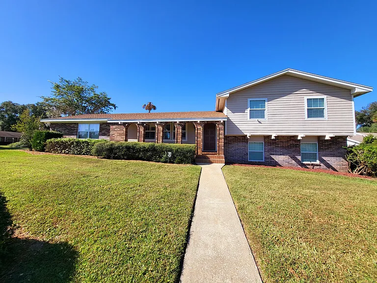 2927 Cocovia Way — Photo 3