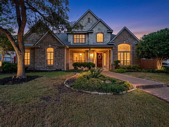 2nd image of 1921 Armstrong Dr
