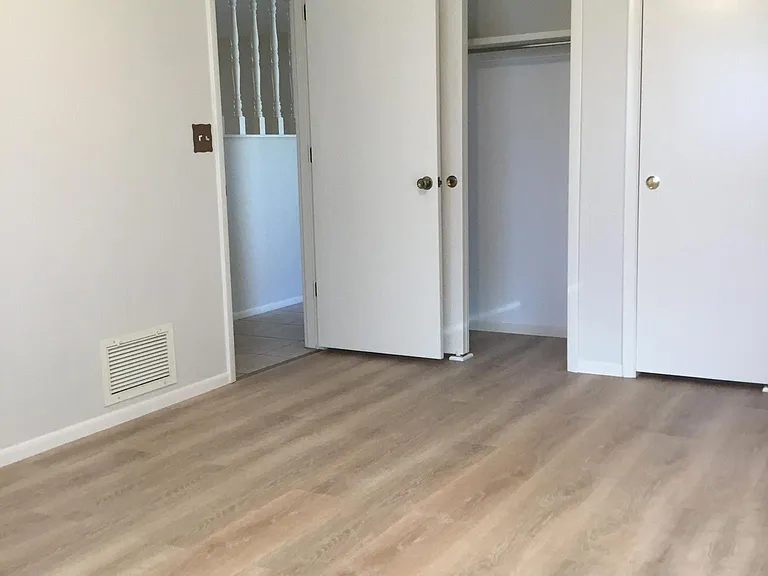 4518 Linwood St — Photo 17