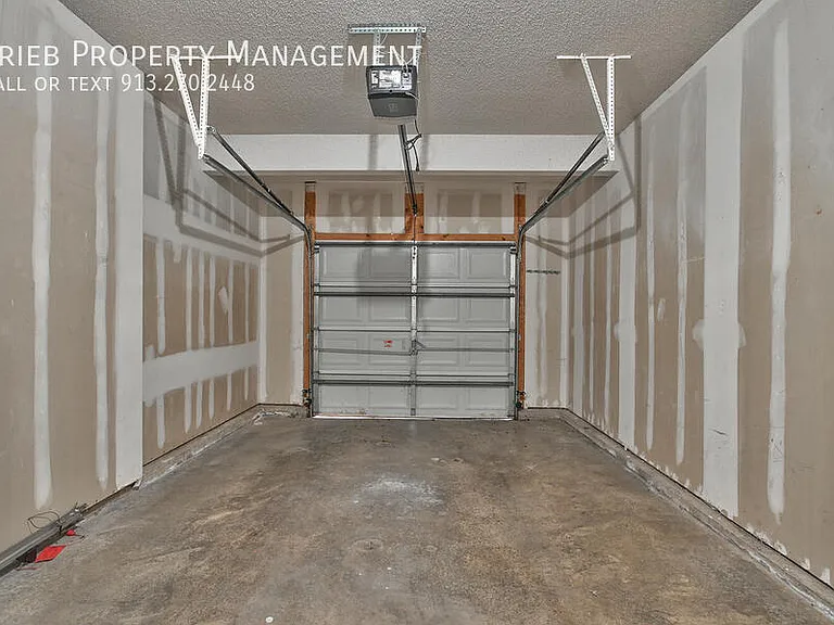803 Woodson Ct — Photo 11