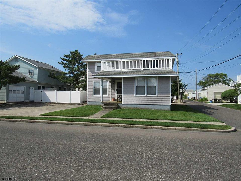 1st image of 108 E 52nd St