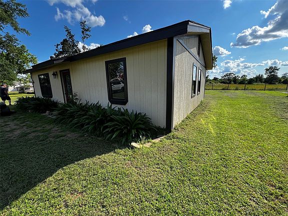 4th image of 157 Clute Rd