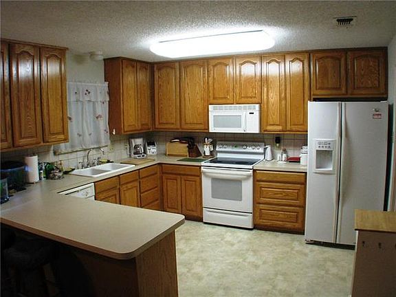 5th image of 114 S Denton Ave