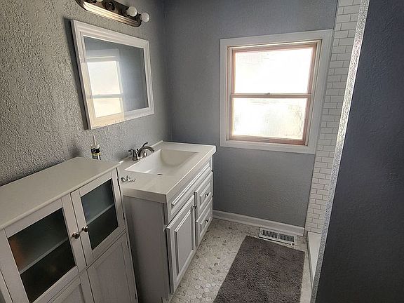 3rd image of 133 N Wallace Ave