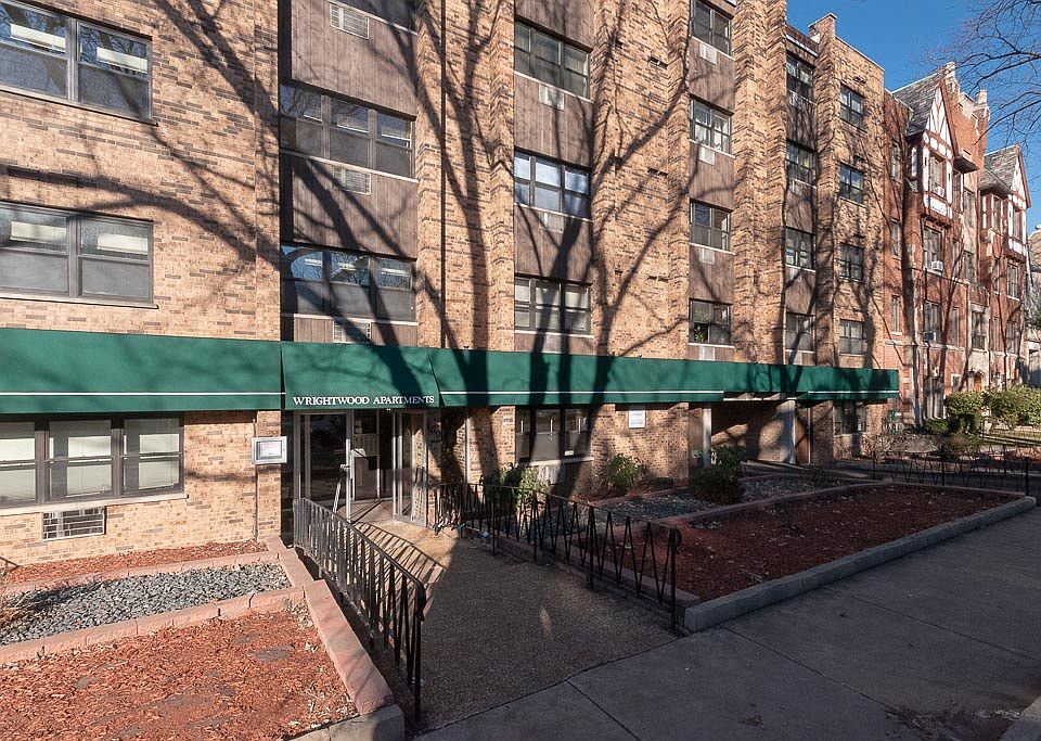 1st image of 660 W Wrightwood Ave APT 506