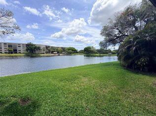 Pierpointe Condo 1, Pembroke Pines, FL 33026