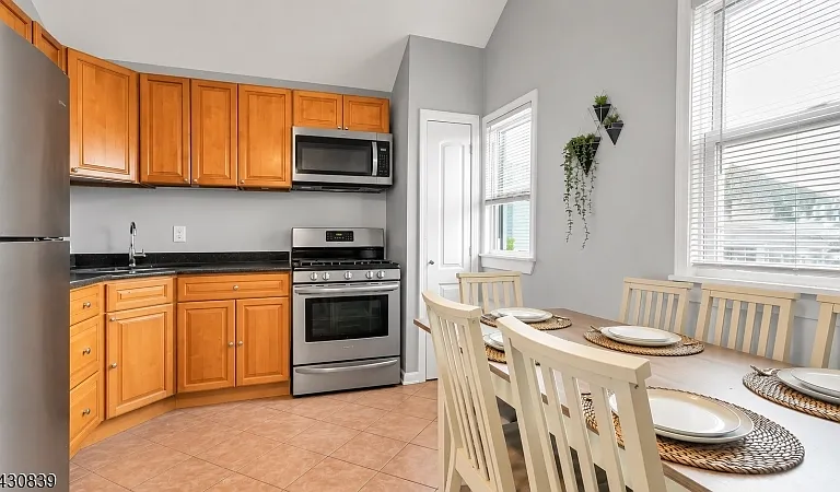 108 Ottawa Ave #2 — Photo 4