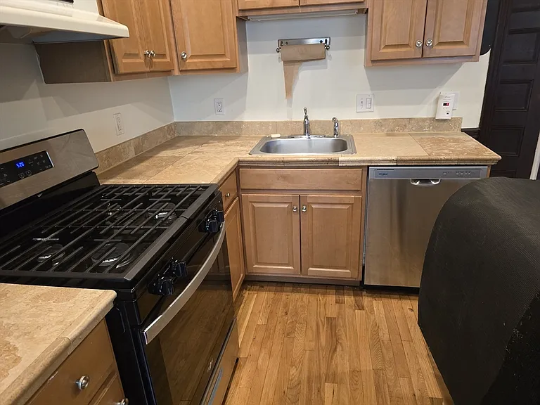 33 Tower St #1 — Photo 2