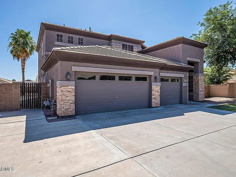 1863 E Flintlock Way — Photo 2