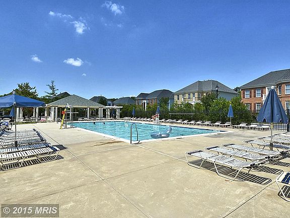 Water Privileged Kingsport on Crab Creek with Pool