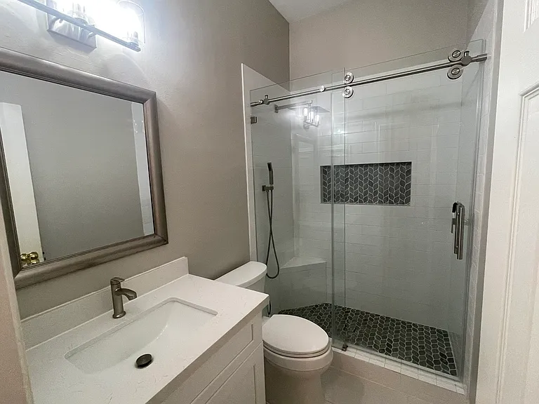 2838 Five Oaks Dr — Photo 20