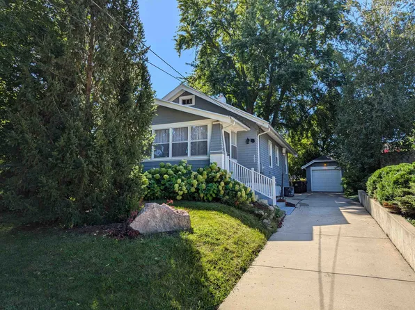 309 W Roosevelt St, Freeport, IL 61032