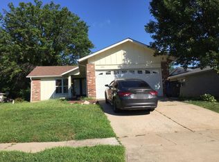 3489 Whispering Woods Dr, Florissant, MO