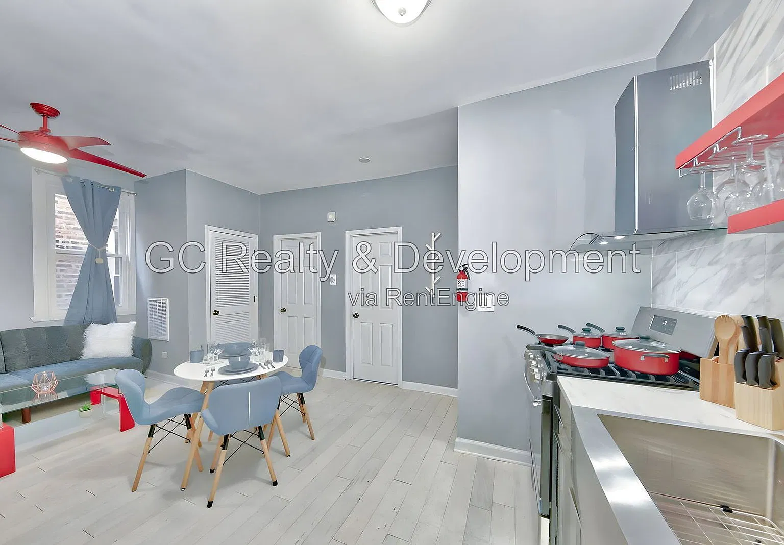 460 W 28th Pl — Photo 2