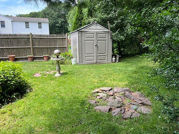 4th image of 107 Pacella Park Dr #1