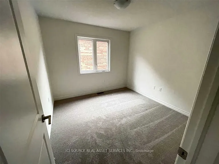 33 Macpherson St — Photo 15
