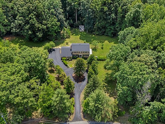 2nd image of 22 Carter Ln