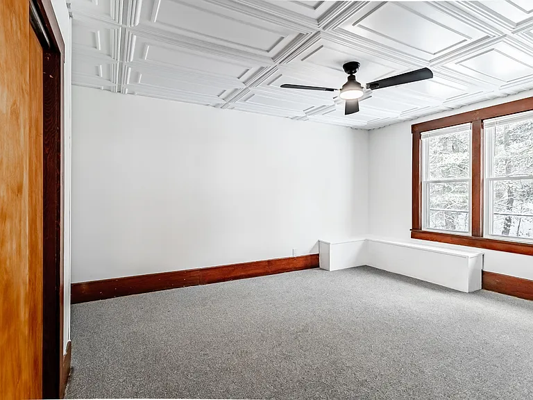 496 Dorsey Ave — Photo 116