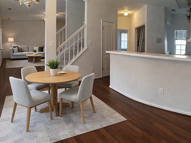 604 Railway Ct — Photo 26