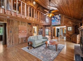 1034 E 450th Rd, Lawrence, KS 66047