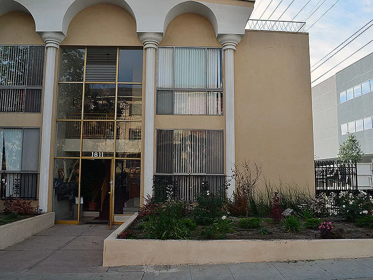 1811 Pelham Ave #10 — Photo 11