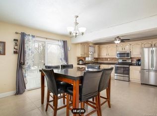 22 Horseshoe Dr #B, Waterbury, CT 06706