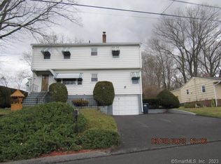 15 Robin Rd, Seymour, CT 06483
