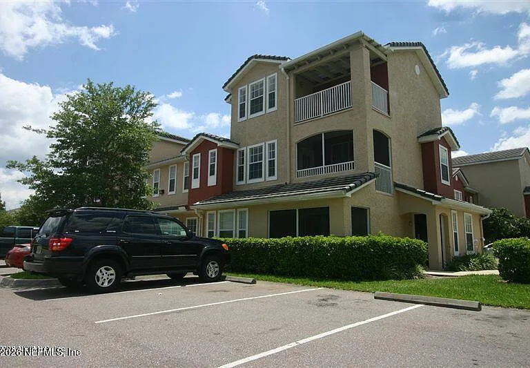 10075 Gate Pkwy N #807 — Photo 1