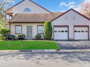 13 Canterbury Dr #H, Monroe Township, NJ 08831