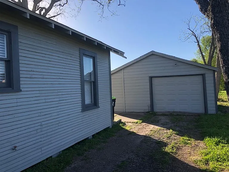 3022 School St — Photo 41