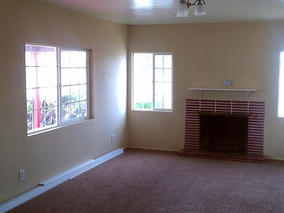 3rd image of 901 Chester Pl