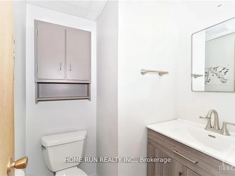 39 Epworth Ave — Photo 23