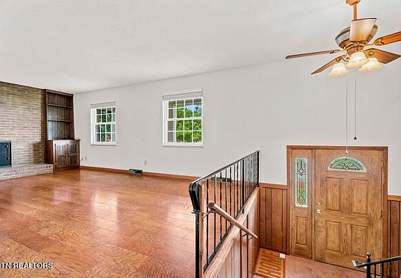 4th image of 406 Montvale Station Rd