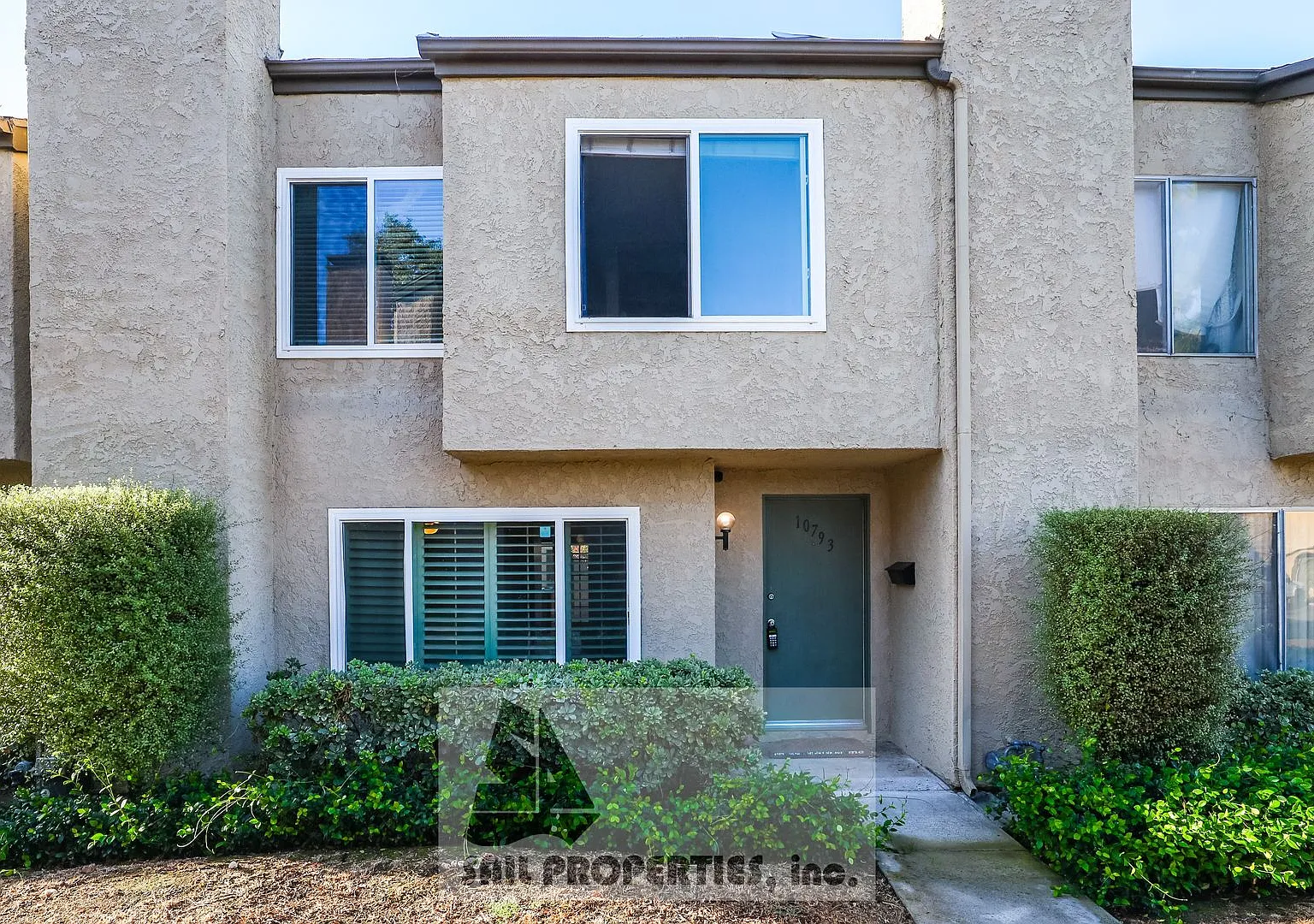 Charming 3-Bedroom townhome in Fountain Valley close to Mile Square Park — Photo 4